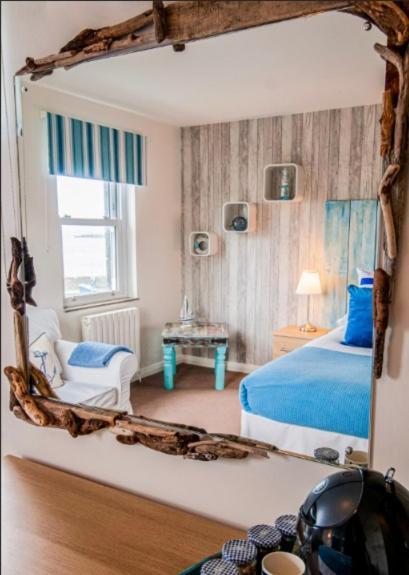 Driftwood Inn Saint Saviour Bagian luar foto