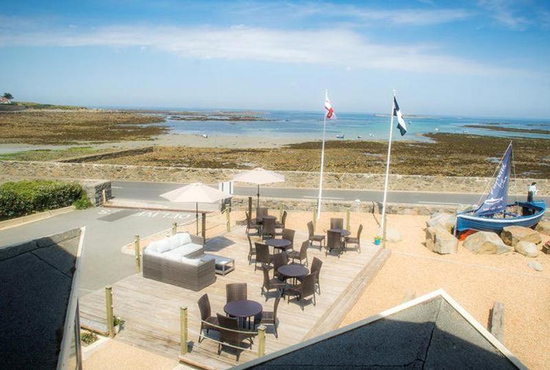 Driftwood Inn Saint Saviour Bagian luar foto