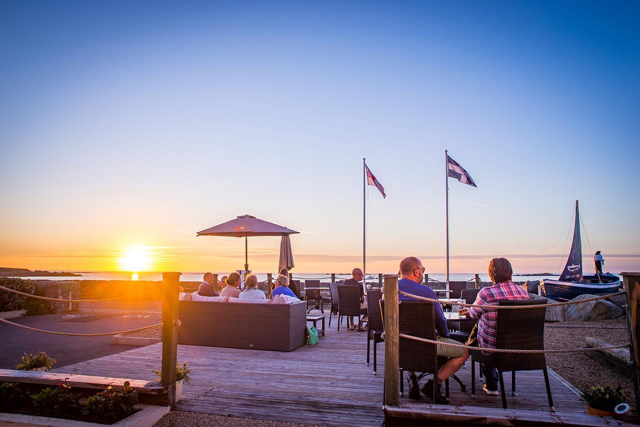Driftwood Inn Saint Saviour Restoran foto