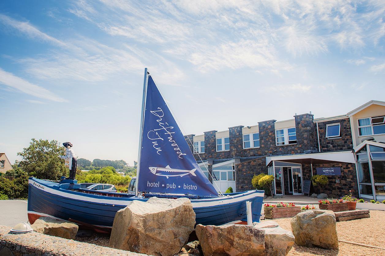 Driftwood Inn Saint Saviour Bagian luar foto
