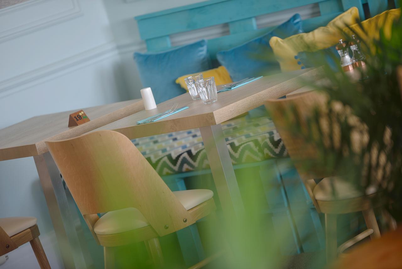 Driftwood Inn Saint Saviour Restoran foto