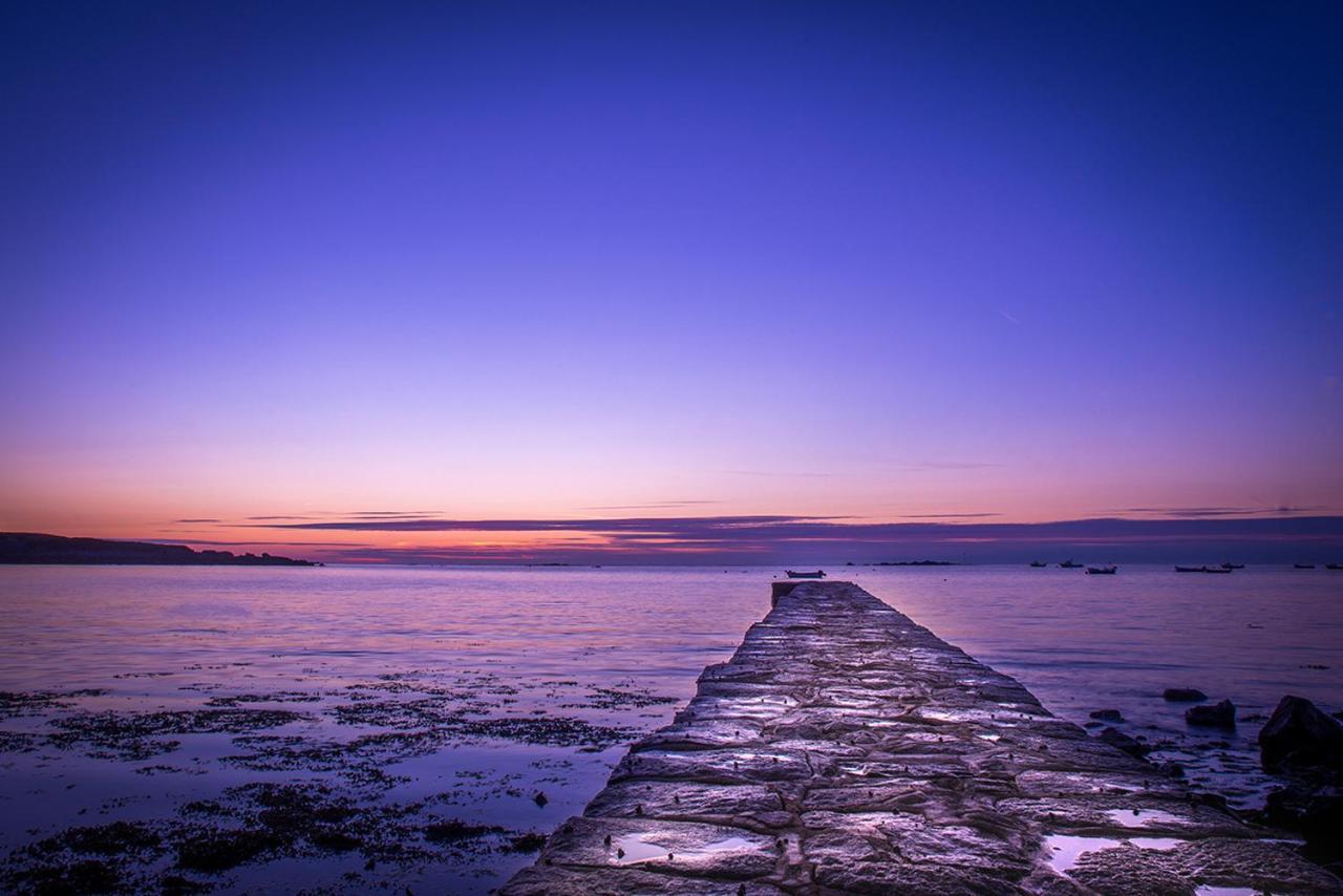 Driftwood Inn Saint Saviour Bagian luar foto